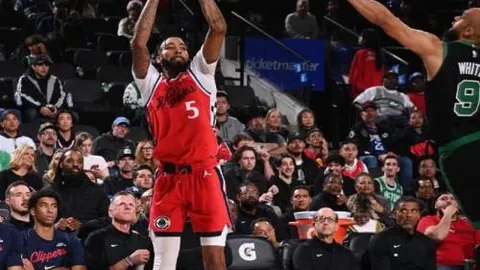 刘泽一独得20分8板，王奕博添18分助力，哈特新秀爆发砍下50+6助6板，浙江逆转胜四川